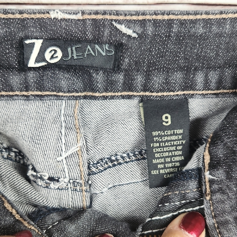 Z2 JeansB, lack Distressed Straight Leg Jeans, Inseam 31", L 39", Waist 32",Sz9 - Picture 6 of 8